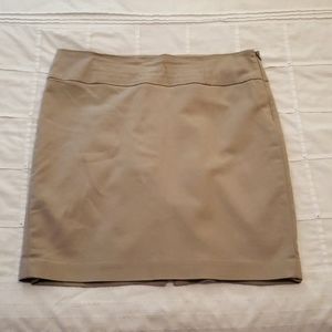 🌷 BANANA REPUBLIC - Tan colored skirt - Size 14